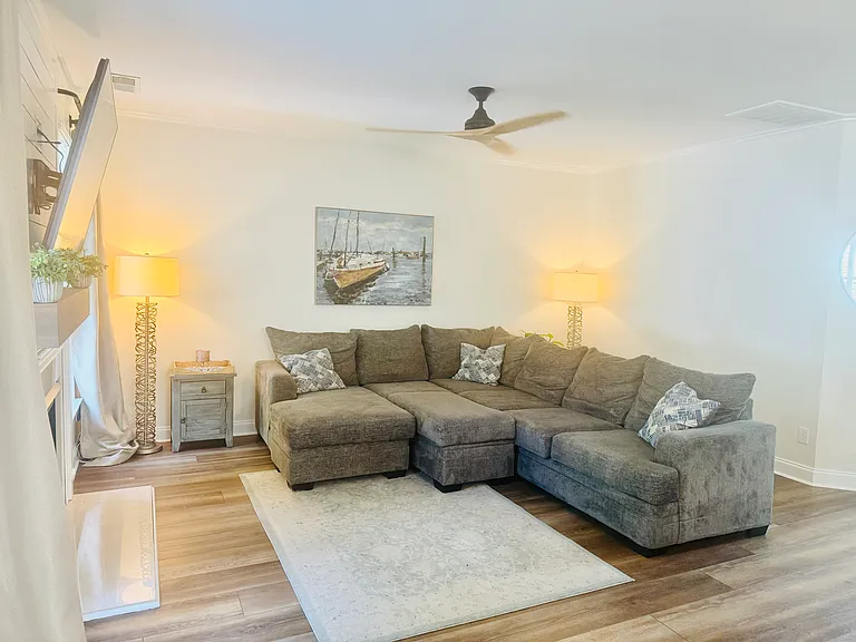 15706 Seafield Ln — Photo 9
