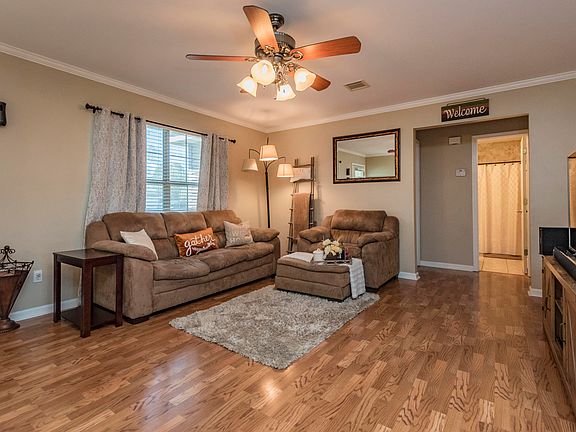 3rd image of 105 Royalton Pkwy