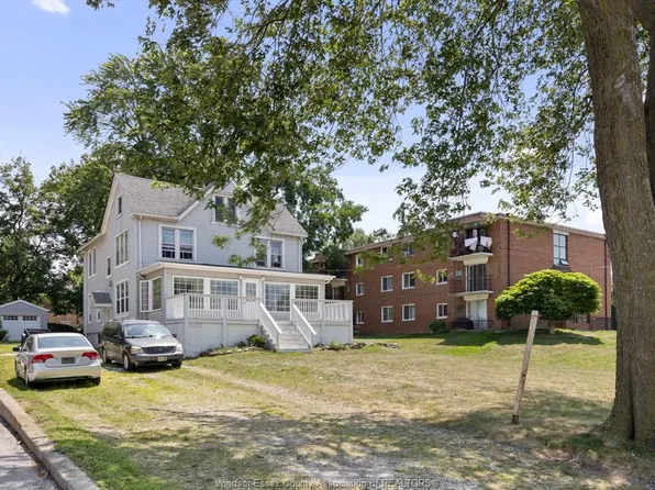 3177 Russell St, Windsor, ON N9C 1E3
