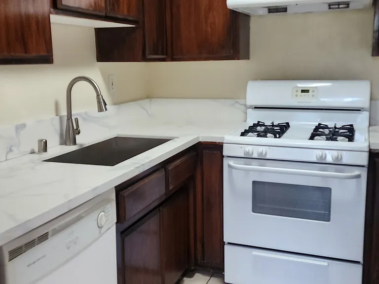 511 N Avenue 66 #C — Photo 7
