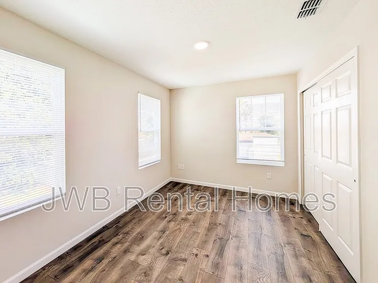 960 Palmetto St — Photo 9