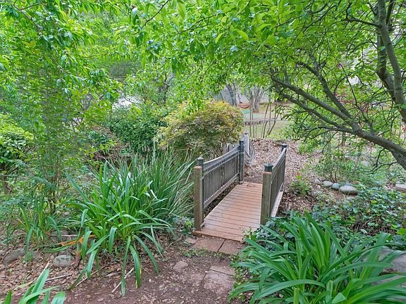 5th image of 3638 Millbrae Dr