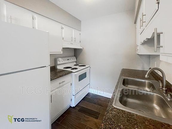 4th image of 1455 Catherine St APT 4