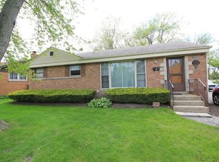 820 Shermer Rd, Glenview, IL 60025