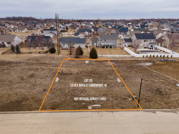 1918 E 59th Ct, Davenport, IA 52807