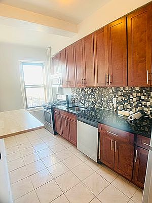 3rd image of 128 Fort Washington Ave APT 6J