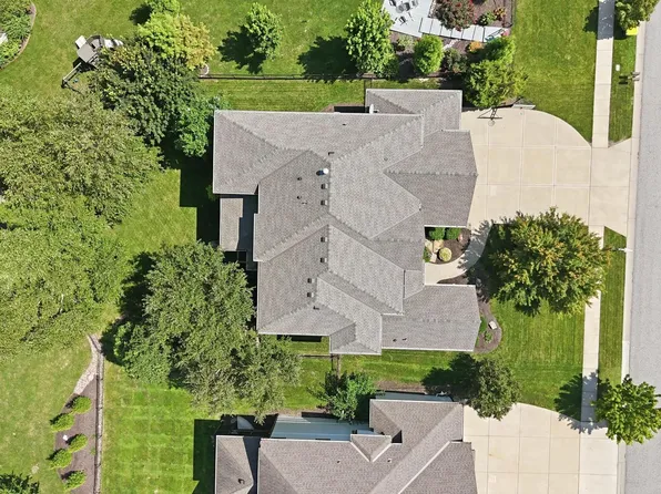 9404 W 163rd Pl, Overland Park, KS 66085