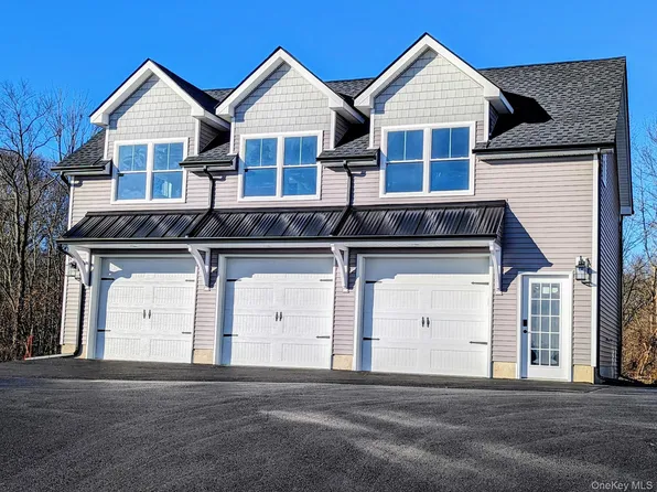 28 Haines Ln #A, Walden, NY 12586