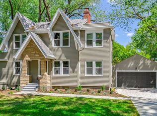 7409 Springfield St, Prairie Village, KS 66208