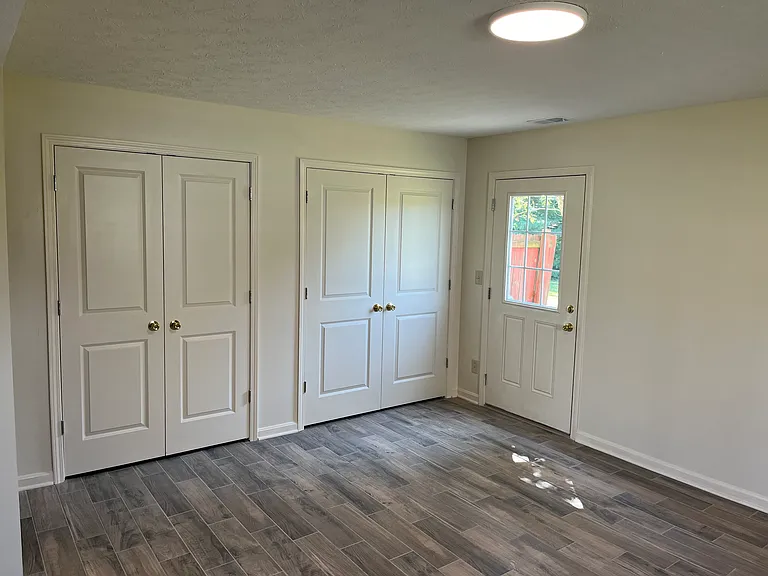 9711 Pekin Rd — Photo 6