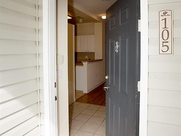 3rd image of 4814 NW 44th Ave APT 105