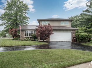 17238 Valley Dr, Tinley Park, IL 60487