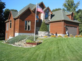 19 Patricia Ann Dr, Bristol, RI 02809