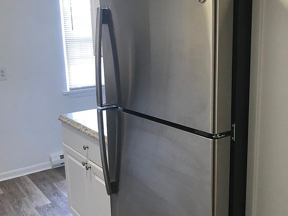 5th image of 2832 Nichols St APT 1