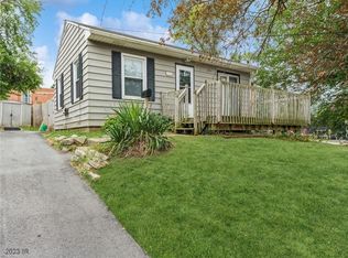 814 Pleasant View Dr, Des Moines, IA 50315