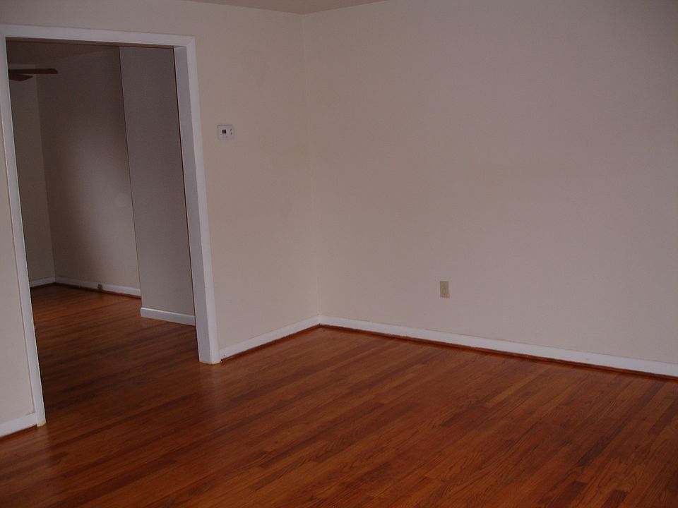 2nd image of 1955 Ursinus Ave