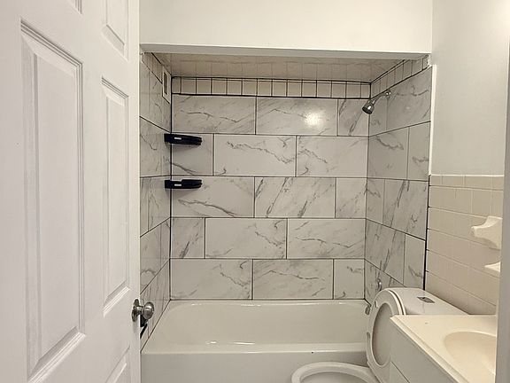 4th image of 3958 Standish Ave