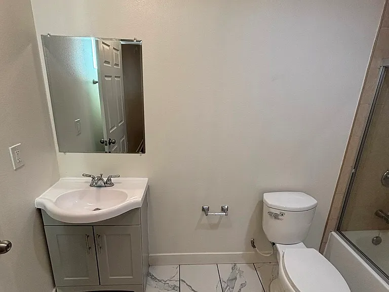 6414 1/2 Denver Ave — Photo 9