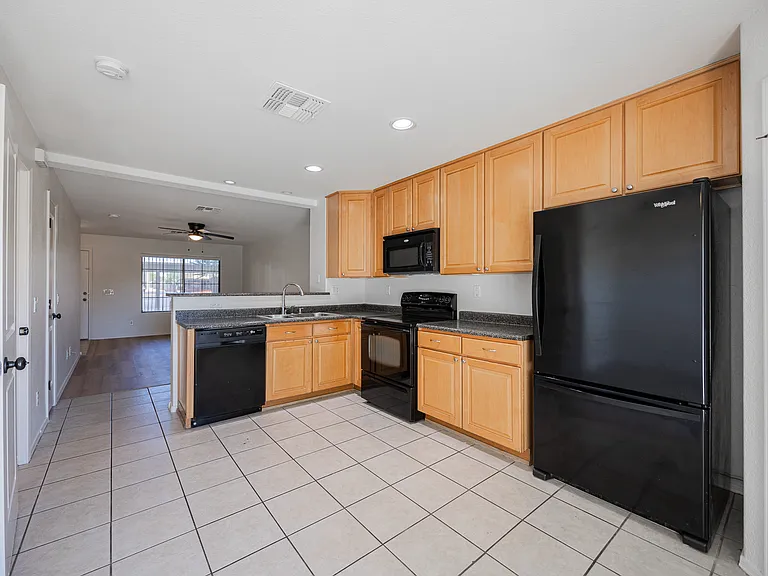 7801 N 44th Dr #1075 — Photo 7