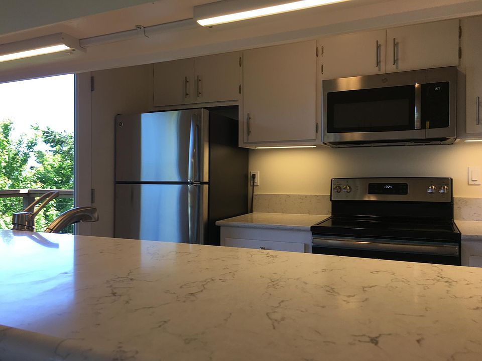 1st image of 124 Woodward Ave