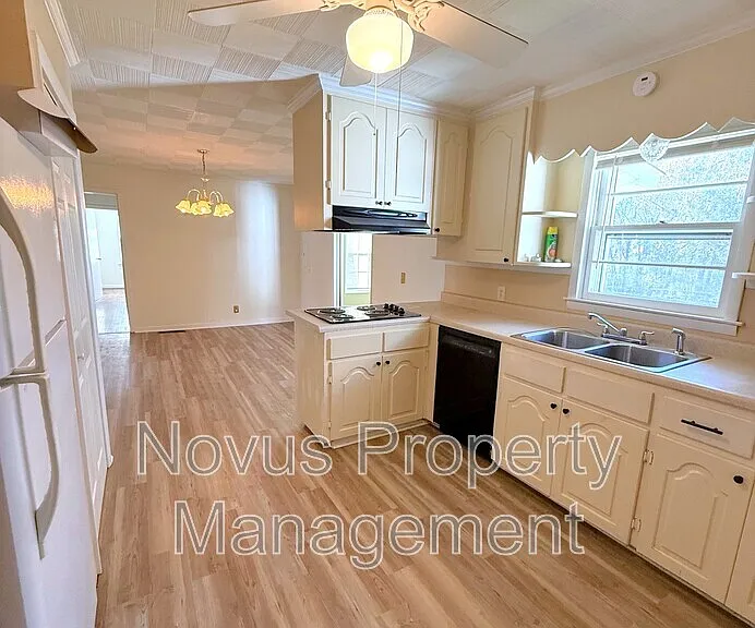 100 W Greenwood Dr — Photo 6