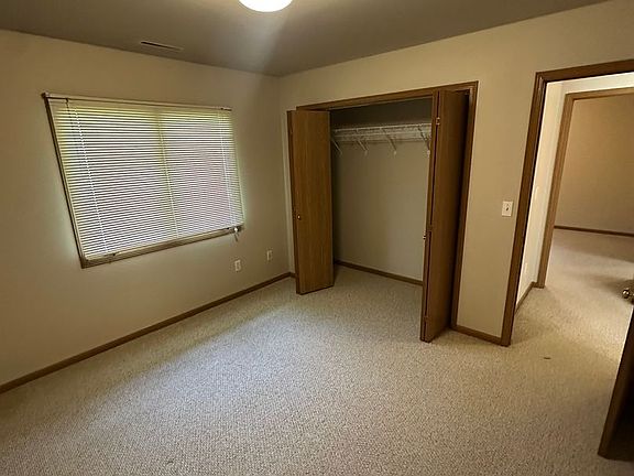 3rd image of 3209-11 Polaris Dr