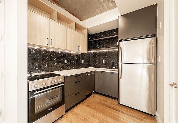 2nd image of 204 Linden Blvd #6J