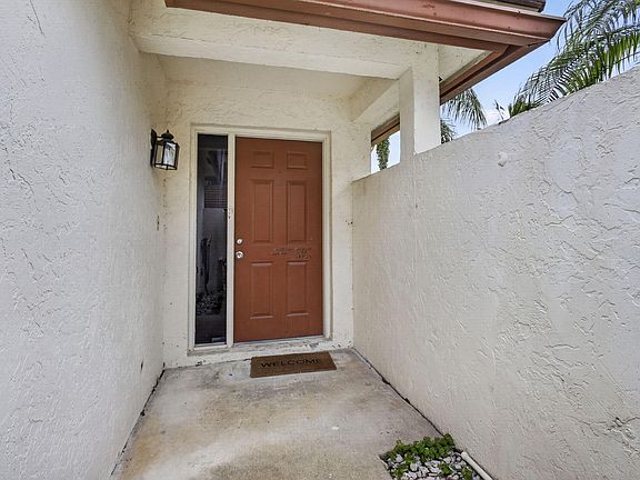 4th image of 12708 Shoreline Dr APT F