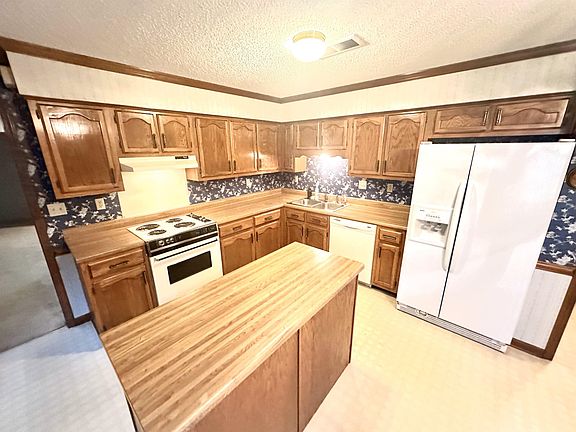 2nd image of 6583 Heatherwood Dr
