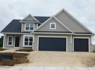 804 Kohlwey Dr, Grafton, WI 53024