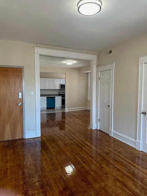 West Grace Apts