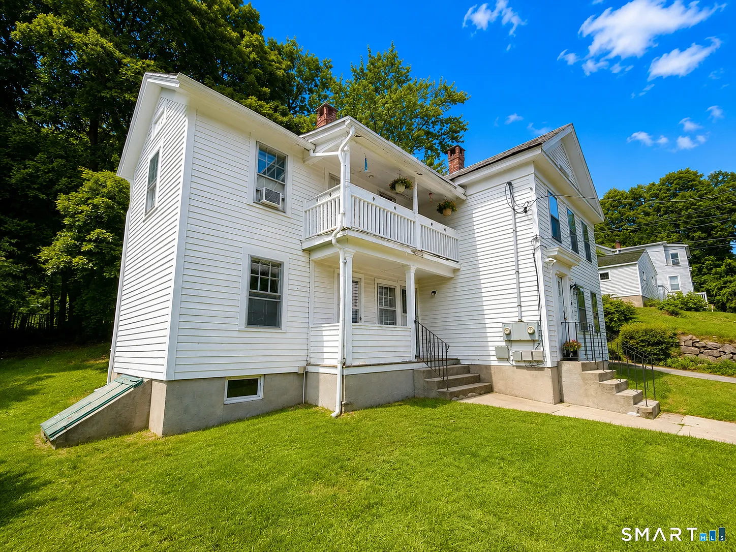 2 bed, 1.0 bath, 756 sqft, $1,225 — Photo 2