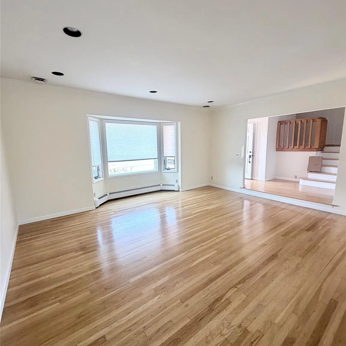 3 bed, 2.5 bath, 2700 sqft, $5,500 — Photo 3