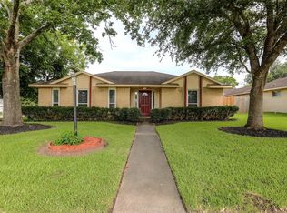 5442 Timpani Dr, Friendswood, TX 77546