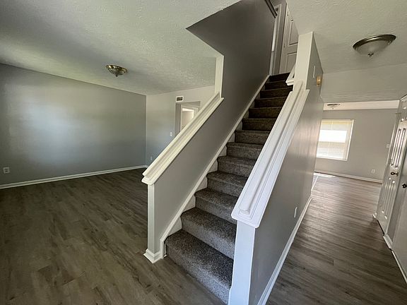 3rd image of 10279 Buell Dr