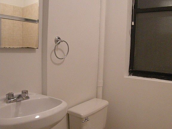 5th image of 712 9th Ave APT 2C