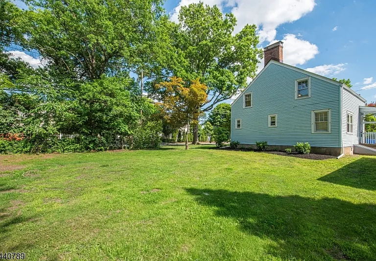 30 Stiles Ave — Photo 25