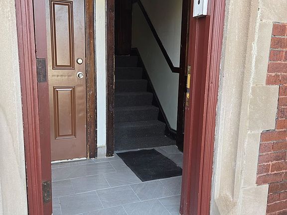 3rd image of 7847 S Paxton Ave