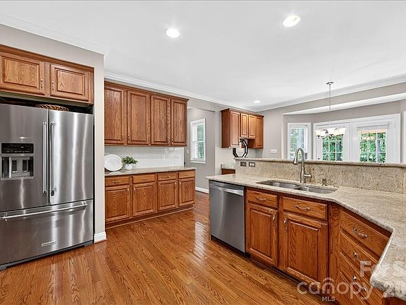 5th image of 4365 Enchantment Cove Ln