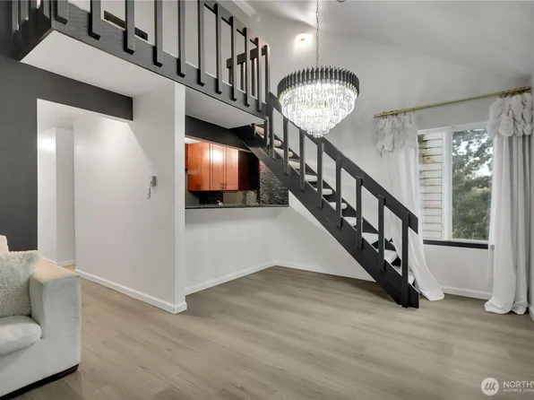 2524 S 317th Street #304, Federal Way, WA 98003