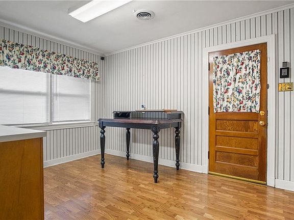 4th image of 1802 Shirley Park Pl