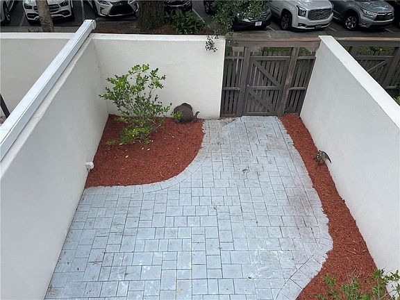 3rd image of 547 Beachview Dr