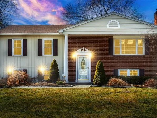 26 Sabra Lane, Wappingers Falls, NY 12590