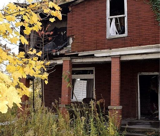 3rd image of 439 Green St