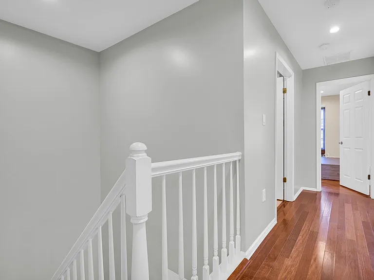 40 Cottonwood St — Photo 8