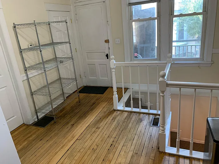 1504 W Henderson St #1F — Photo 5