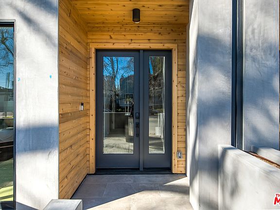 3rd image of 4429 N Studio Pl