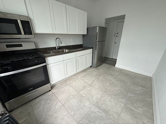 3rd image of 71 Lexington Ave APT 12