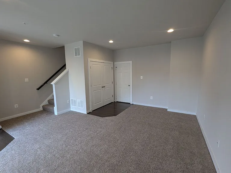 1129 Lawler Dr — Photo 3