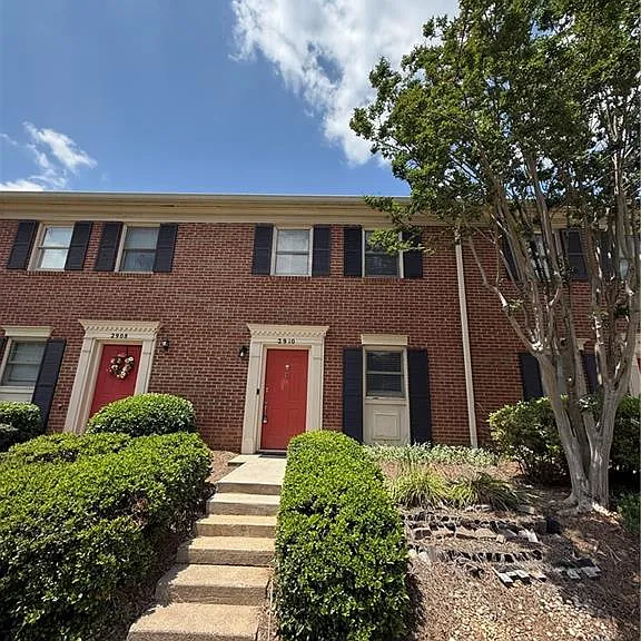 2910 Webb Bridge Rd — Photo 2